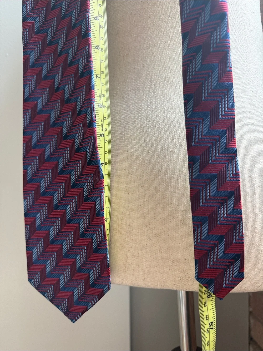 Men's Burgundy Chevron Pattern Tie